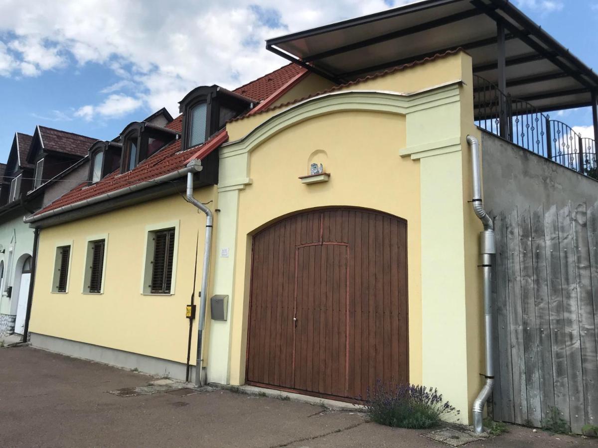 Kiralyszeke Apartman Егер Екстериор снимка