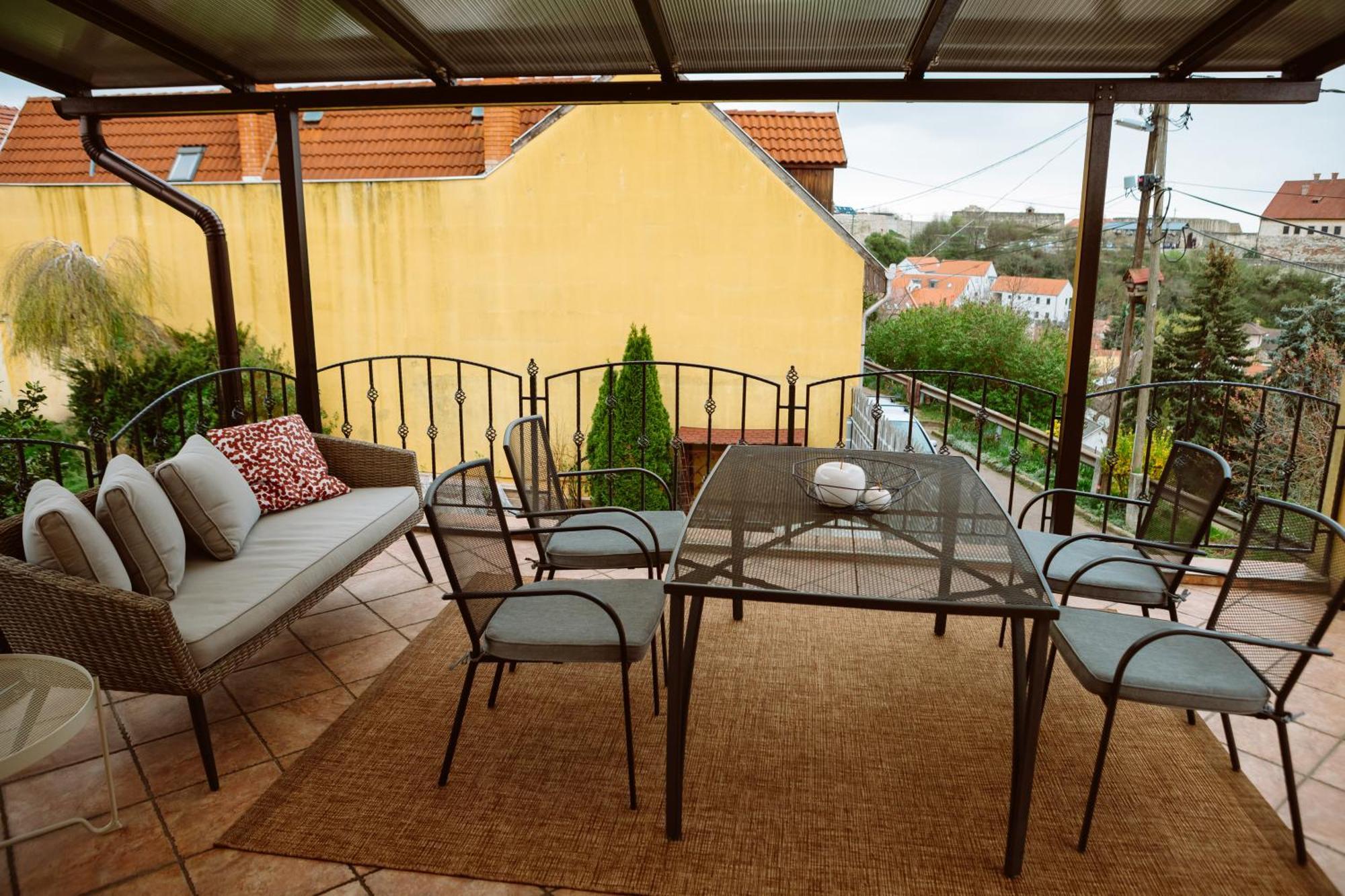 Kiralyszeke Apartman Егер Екстериор снимка
