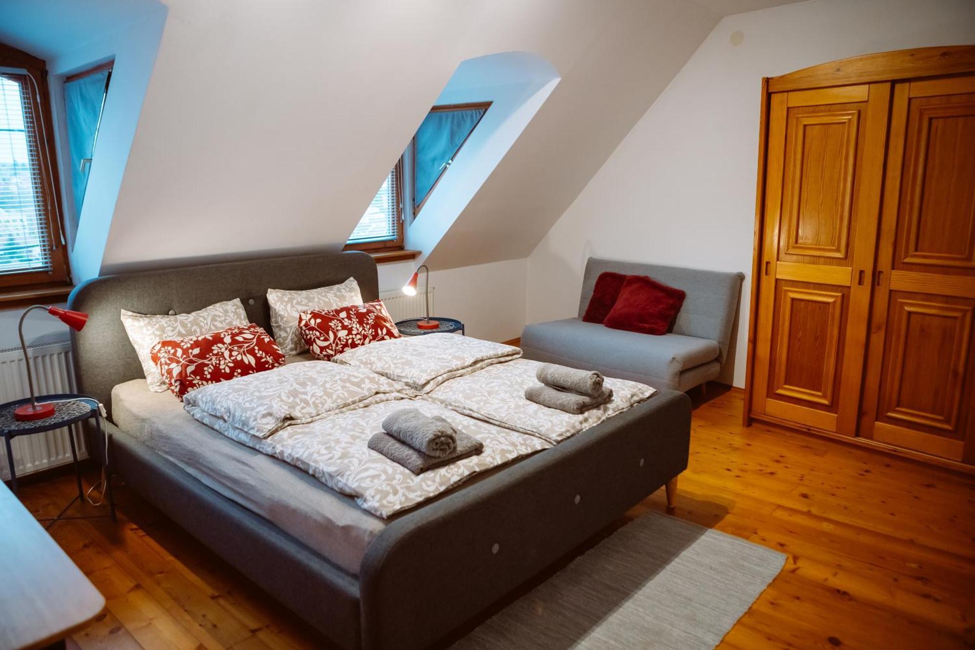 Kiralyszeke Apartman Егер Екстериор снимка