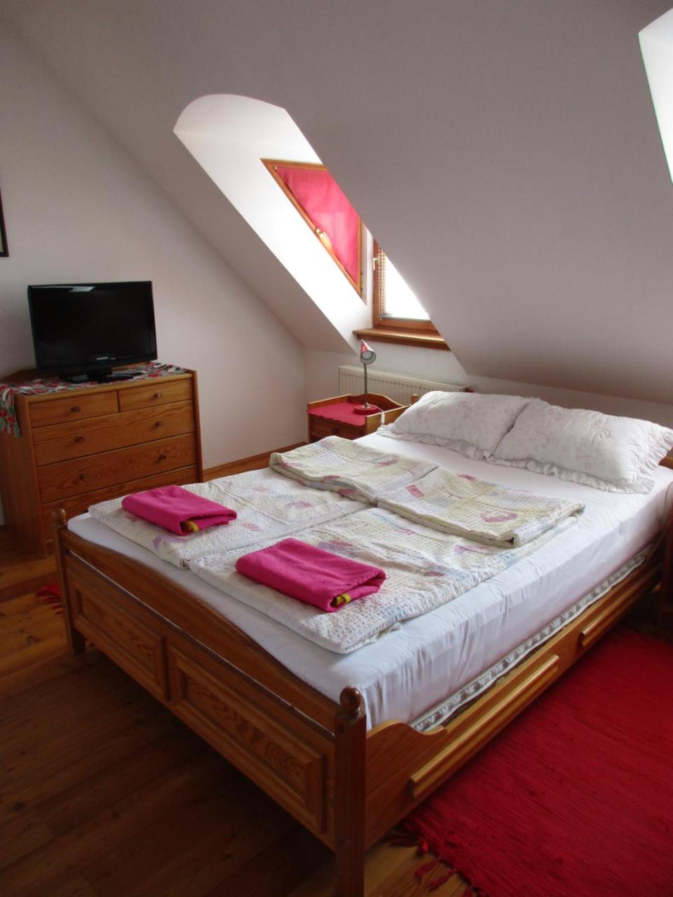 Kiralyszeke Apartman Егер Екстериор снимка
