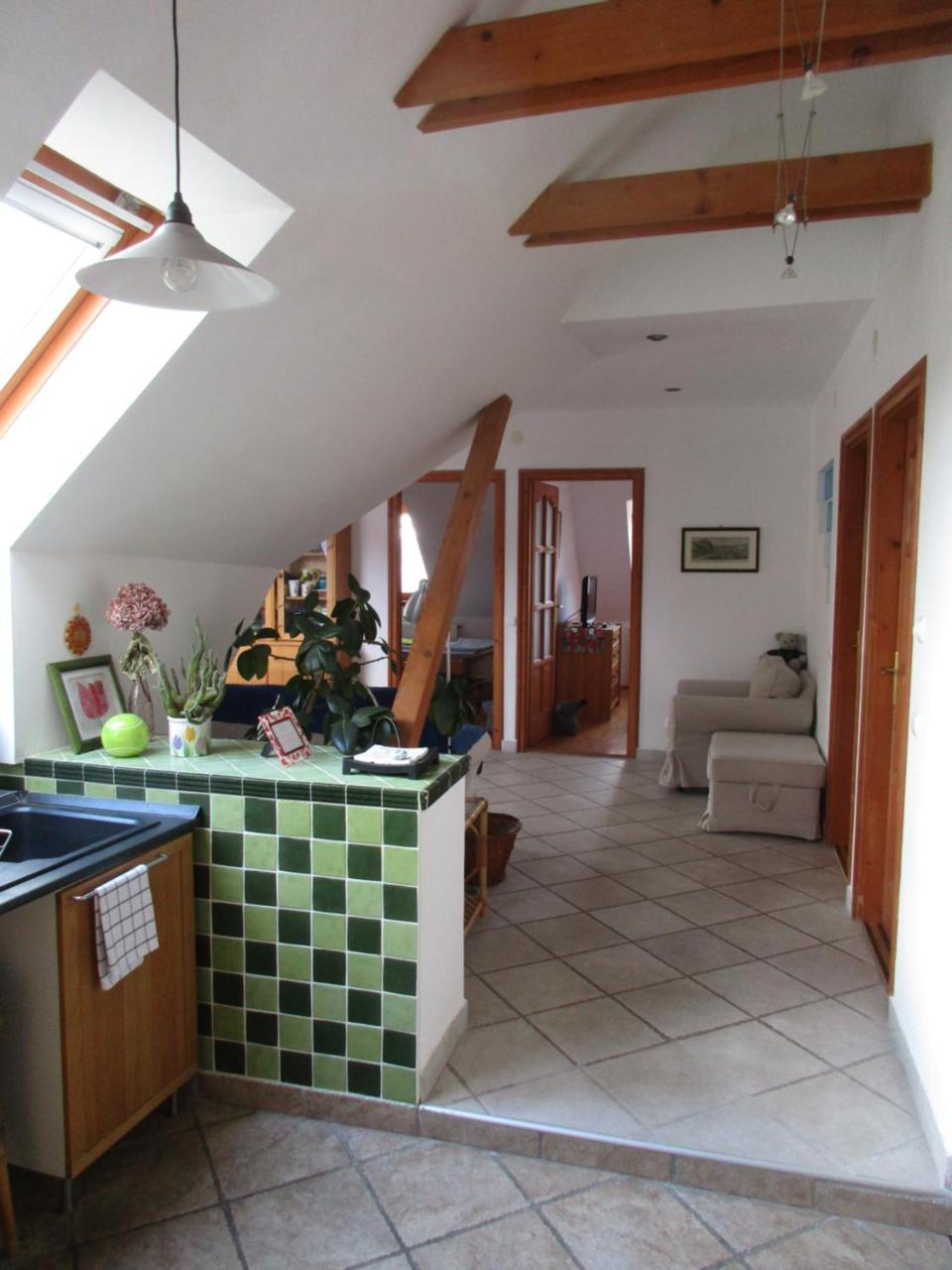 Kiralyszeke Apartman Егер Екстериор снимка