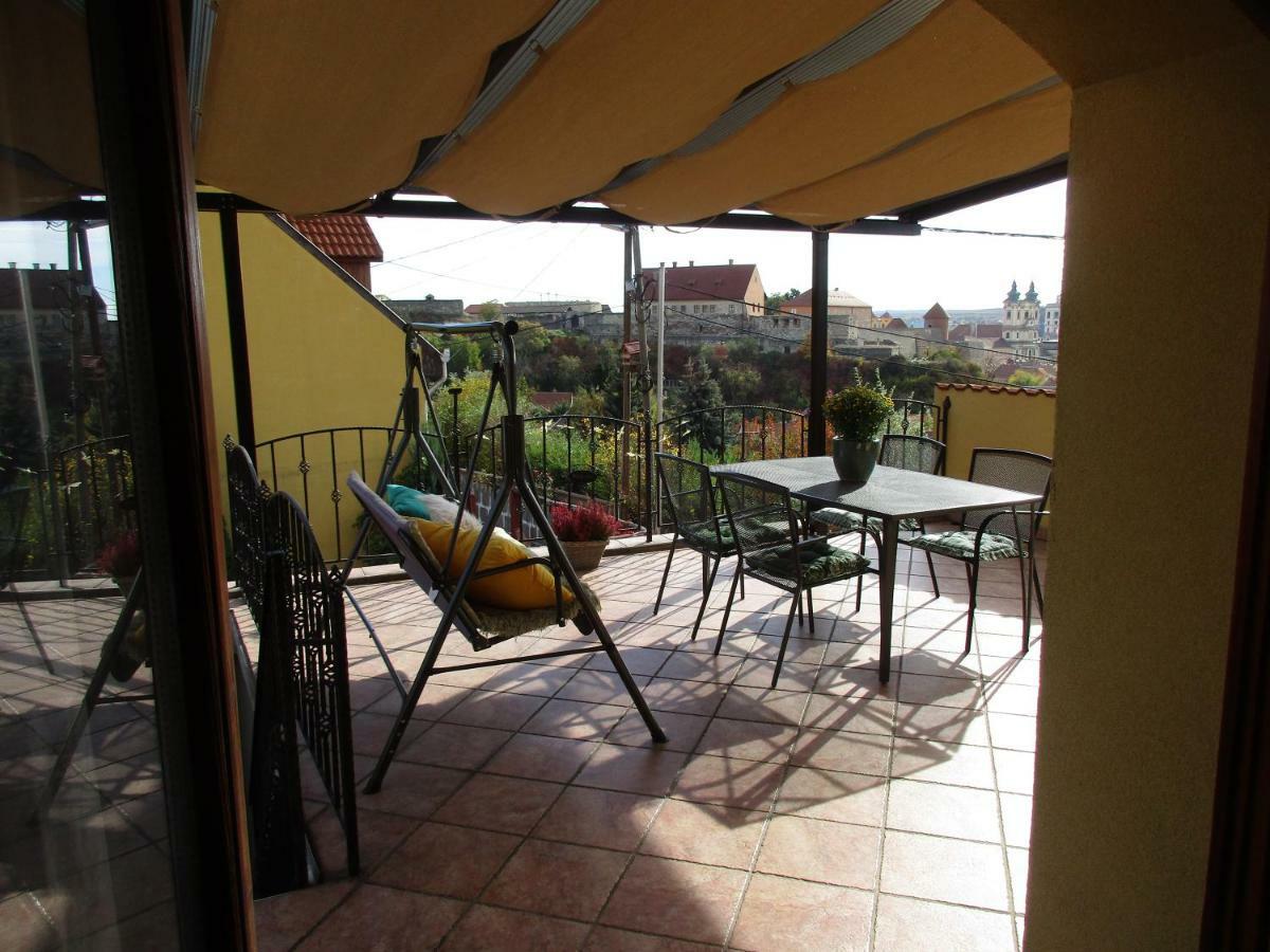 Kiralyszeke Apartman Егер Екстериор снимка
